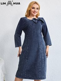 Plus size jurken lih hua dames plus size denim jurk herfst chic elegante jurken voor mollige vrouwen katoen gebreide boogknoopjurk 230519