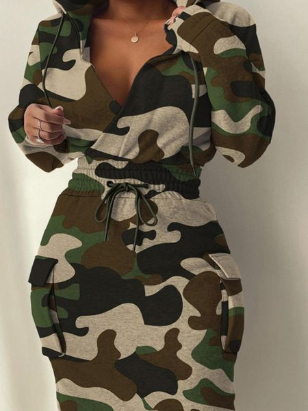 Robes de taille plus lw Taille camouflage Pocke de poche de poche V couche en V Sweats à capuche à manches longues à manches décontractées.