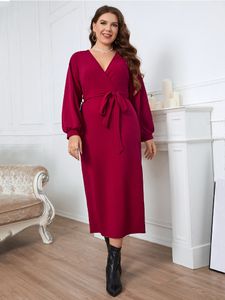 Robes grande taille printemps et automne col en v rouge à manches longues coupe ajustée robe taille robes élégantes pour les femmes 230727