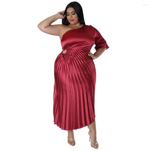 Plus size jurken vrouwen feest mode sexy hellende schoudertrekkingssring geperste geplooide jurk casual solide kleur elegant