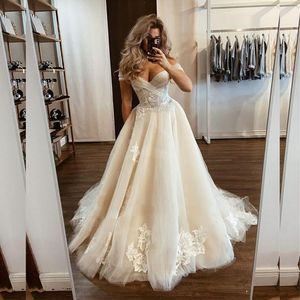 Plus taille de fleur en dentelle de robes de mariée épaule élégante une robe de mariée en tulle pour la mariée