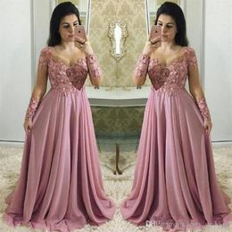 Tallas grandes Gorgeous Dusty Pink Vestidos de baile Mangas largas Sheer Jewel Neck Apliques Encaje Hecho a mano 3D Flores Vestido formal Noche Go231v