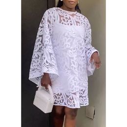 Robe Homecoming de taille plus blanche Seethrough Lace Flare Sleeve Two Piece Mini 240410
