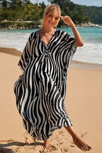 Robes de Kaftan plus taille pour femmes Wave Wave Coup de maillot de bain CAFTAN Robe Caftan Plus taille surdimensionnée Long Beach Robe 240523