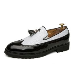 Plus size man schoenen formele zwarte lederen schoenen voor mannen veter oxfords voor mannelijk huwelijksfeestkantoor zakelijke casual schoen EU38-47