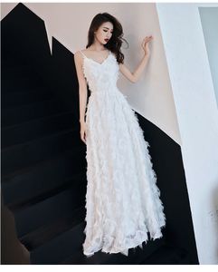 Plus taille mère de la mariée robes de plume blanche zipper arrière mariage invité élégant en dentelle robes de soirée