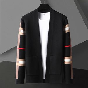 Pulls de grande taille Cardigan de créateur Cardigans de couleur épissés veste en tricot poche hommes Cardigan vêtements de mode 398