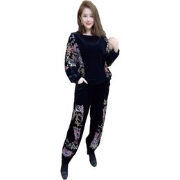 Plus size trainingspak vrouwen pak lente mode goud fluwelen print losse kleding casual broek twee stuk set dames 4XL H1301 211106