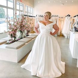 Plus size trouwjurken eenvoudige satijn lange bruidsjurken v nek een lijn bruid jurk rug zipper mouwloze mantel de mariage