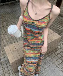 Designer sans manches arc-en-ciel rayé tricoté longue robe de gilet femmes 2024 été sexy plage vacances mode dames maxi robes mujer