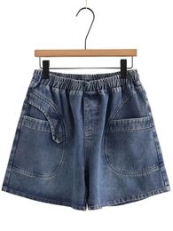 Plus taille de vêtements pour femmes shorts denim conception de patchwork dimensionnel avec boutons non axtrench pour les femmes obèses jusqu'à 220 lb en 240420