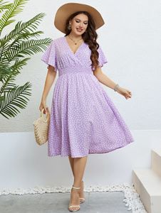 Taille plus taille robe enveloppe V cou cou court flare manchette d'été