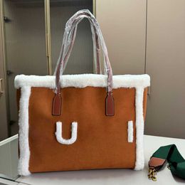 Plush Designer Bag Mimu Brown Tote Bag Fel Sentud Luxury Bolsos para mujeres Bolsas de compra de playa de alta capacidad para hombres Totas simples 231129