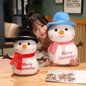 Pluche poppen 1 schattige sneeuwpop knuffel met zachte vulling van 253545 cm dierenpop kerstversiering kinderkussen 231115