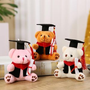 Plush -poppen 12 cm Kawaii Teddy Bear Doll Girl Dr. Bear Plush Toys Cute Cartoon Gevulde poppen Handhals Keychain Student Graduation Gift Souvenir 230811