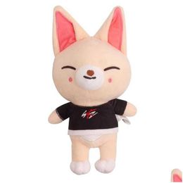 Muñecas de peluche 20 cm Skzoo P Toys Stray Kids Dibujos animados Relleno Animal Pies Muñeca Wolf Chan Leebit Fox.Ny Jiniret Puppym Fans Regalo 210825 Drop Otjr8