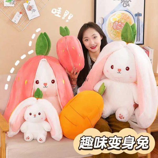 Poupées en Peluche 25 CM Mignon Transform Fraise Lapin poupée en Peluche Jouet Carotte Lapin Petit Fruit poupée Lapin Cadeau d'anniversaire pour Filles Enfants garçons