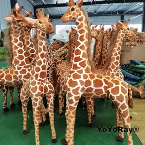 Plush-poppen 35-120 cm Giant Real Life Giraffe Plush Toys Hoge kwaliteit PULTED DIENS DIENS Soft Kinderen Kinderen Baby verjaardag Geschenkruimte Decor 230525