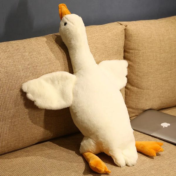 Muñecas de peluche 50130 cm juguete de ganso blanco relleno realista alas grandes pato abrazo masaje almohada novio cojín para niña 231013