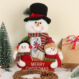 Pluche Poppen Kerst Decoratie Korte Printe Kerstman Sneeuwpop Pop voor Boom Ornamenten Figurin Room Decor Gift 231016
