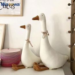 Pluche poppen schattige katoenen gans gevulde speelgoed dierbaby bijbehorende poppen pluche comfort poppen zacht kussen -kussen -Noordse home decor accessoires 230511