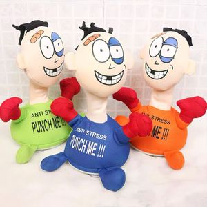 Plush Dolls Electric Toy Punch hit me schurk Creative Vent Decompression Toys Doll voor vrienden grappige kinderen of volwassen cadeau 221129