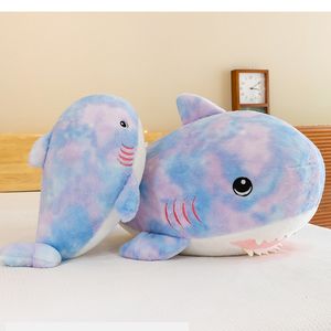 Poupées en peluche géant coloré requin jouets mignon doux en peluche couché Anime bébé dormir maison décorer oreiller pour enfant cadeau 230823