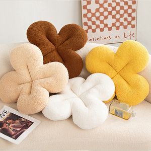 Poupées en peluche Ins Kawaii Trèfle Fleurs Peluche Jouet Style Nordique Plante Décoration En Peluche Doux Canapé Coussin Literie Oreiller Cadeaux 230221