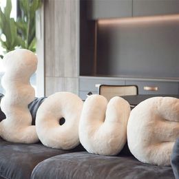 Poux en peluche nordique décor de maison blanc coussin blanc soft peluche pour chaise de canapé siège d'amour lettre coussins décoractive accessoires cadeau 220927