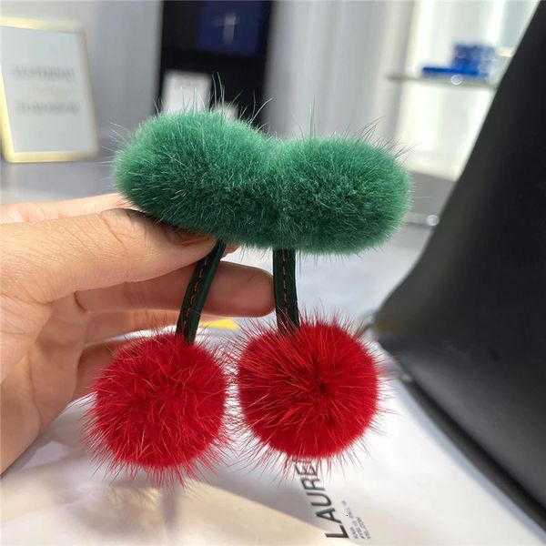 Fruit en peluche Vrai Mink Fur Ball Keychain mini mignon cerise jouet sac à dos Pendante Car clés de la voiture