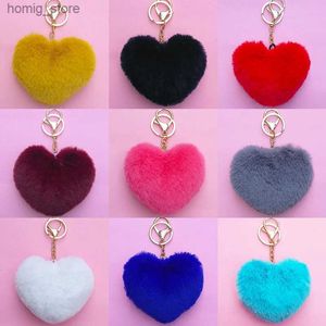 Plush Keychains Mooie Rainbow Plush Ball Love Keychain Decoration Dames Bag Auto mode sieraden sleutelhanger hartvormige donzige sleutelhanger Y240415