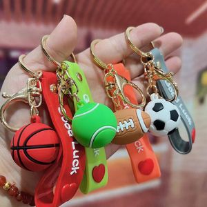 Pluche sleutelhangers simulatie mini voetbal basketbal tennis sleutelhanger creatieve bal sporttas hanger cadeau kinderen speelgoed geluk accessoires 230911