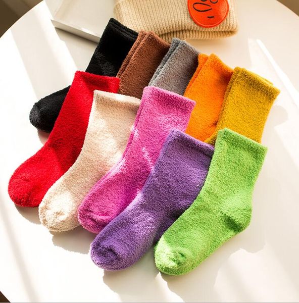 Chaussettes en peluche pour enfants, chaussettes de neige d'automne et d'hiver, chaussettes chaudes et épaisses pour bébé, bas colorés en molleton de corail, vente en gros de chaussettes floues