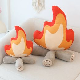 Oreillers en peluche Coussins Coussin/Oreiller décoratif Oreiller en peluche créatif Feu de joie Jouet en peluche drôle poupée douce de feu émulationnel 30/45 cm 231016