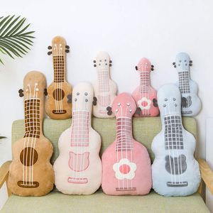 Almohadas de felpa Cojines almohada de guitarra peluche instrumento musical ukelele juguete niños juguetes regalo de cumpleaños para niño 230804