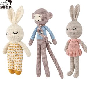 Oreillers en peluche Coussins Main Lapin Singe Crochet Laine Poupée Animal En Peluche Jouet Bébé Apaisant Dormir Cadeaux pour Enfants Anniversaire 230530