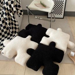 Oreillers en peluche Coussins Ins en peluche créatif en forme de puzzle oreiller en peluche moderne coussin épissable jouet coussin de taille coussin décoration de la maison 231017