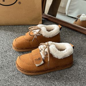 Botas de nieve gruesas de felpa para mujer, nuevo estilo de invierno, cálidas, delgadas, informales, con parte inferior plana, botas cortas lindas y feas, zapatos de algodón, talla 35-40