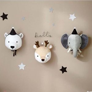 Cosas de la pared de la felpa Habitación de los niños Juguetes de peluche Cabezas de animales 3D Decoración Elefante Ciervo Unicornio Decoración colgante de pared para bebés Niñas Decoración de la habitación del cuarto de niños 230818