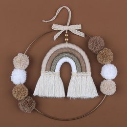 Pluche muur spul Noordse kanten macrame regenboog tapijt tapijtkinderen baby slaapkamer decor speelgoed handgemaakte metalen ring pompom bal tapijtwand hangende decor 230526