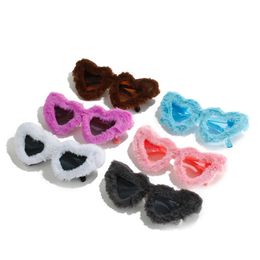 Lunettes de soleil d'hiver en peluche pour femmes, à la mode, en forme de cœur, Sexy, bouclier Vibrato, lunettes en fourrure de fête