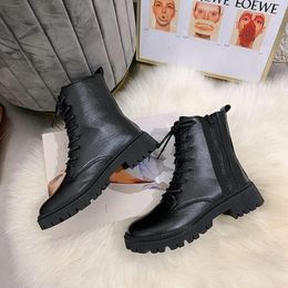 Femmes en peluche bottines solides chaudes cheville épais fond dames snow glisser sur un confort imperméable non féminin hiver 22