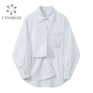 Poche rayé blanc Blouses femmes printemps été à manches longues chemises hauts coréen BF Streetwear Harajuku OL décontracté Blusas 210417
