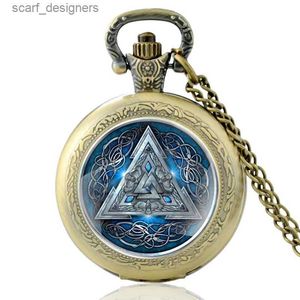 Pocket horloges Antieke bronzen Viking Triangle Logo Glass Cabo Hole Quartz Pocket Retro Mens Pendant ketting Geschenk Y240410