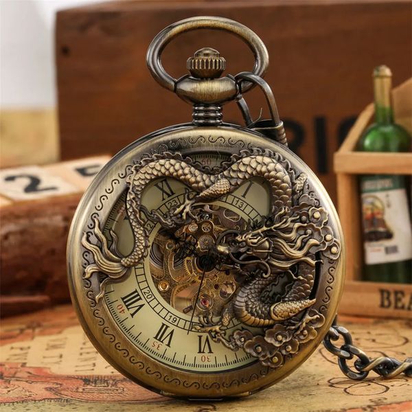 Montres de poche Bronze creux Dragon affichage demi chasseur mécanique montre de poche Cool Antique pendentif mécanisme manuel horloge de poche cadeau mâle 231207