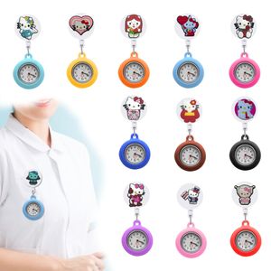 Montres de poche Clip Regarder Accessoires d'insigne infirmier sur les soins infirmiers Clip-on La revers suspelle