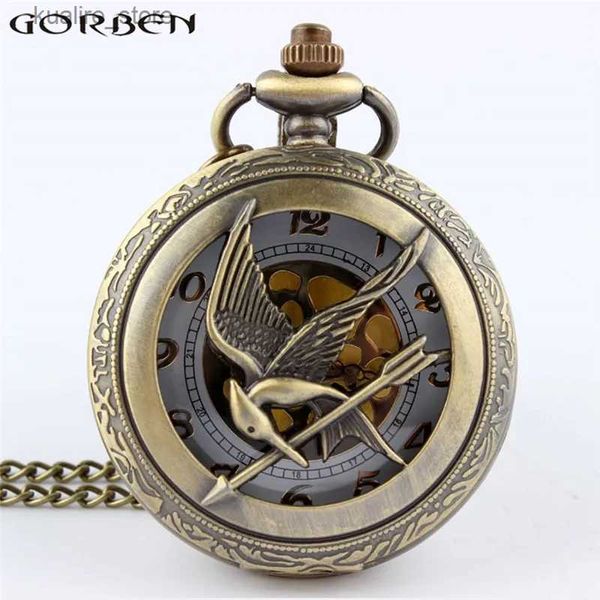 Pocket montres bijoux de mode The Hunger Game Retro Collier Pockel Nouveau Russie Hunger Games Pocket Bronze Vintage Cool Bird Clock L240402