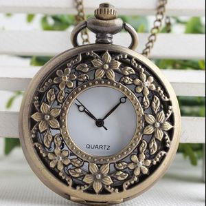 Pocket Watches Fashion Quartz 5 Bloemblaadjes Hollow Out Woman Classic Clock Necklace Gift