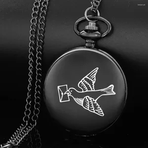 Montres de poche Flying Pireons transporte des messages design sculpture de l'alphabet anglais Regardez une chaîne cadeau parfait d'anniversaire noire