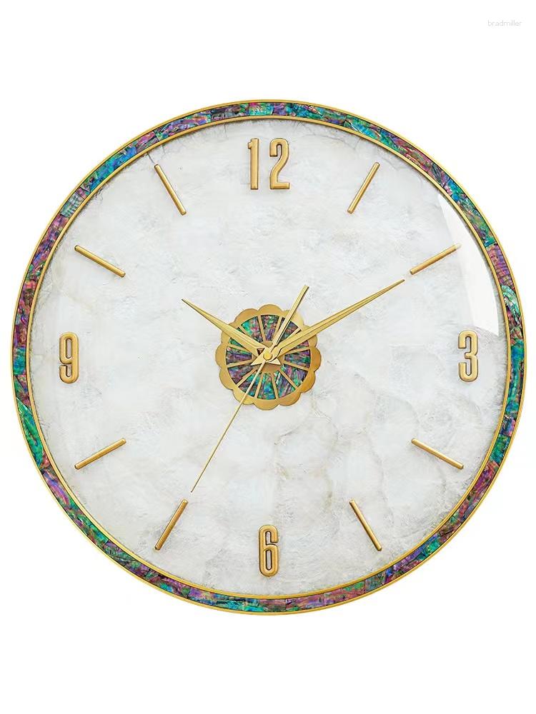 懐中時計無料貨物モダンライトラグジュアリーウォールクロックブラスヨーロッパの時計シンプルなリビングルームホームサイレント